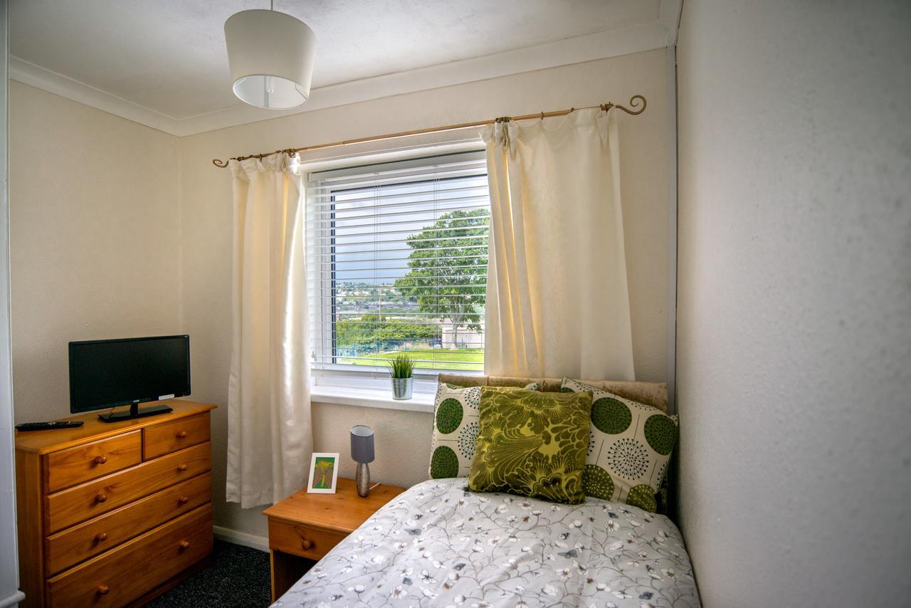 Carys Serviced Accommodation Swansea Habitación foto
